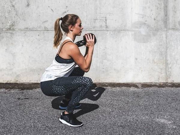 Squat có giảm mỡ bụng không? Các bài tập squat giảm mỡ bụng hiệu quả
